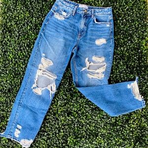 Flying monkey boyfriend fit jeans. Straight leg. Fit like a 28!